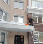 Расчистка придомовой территории от снега